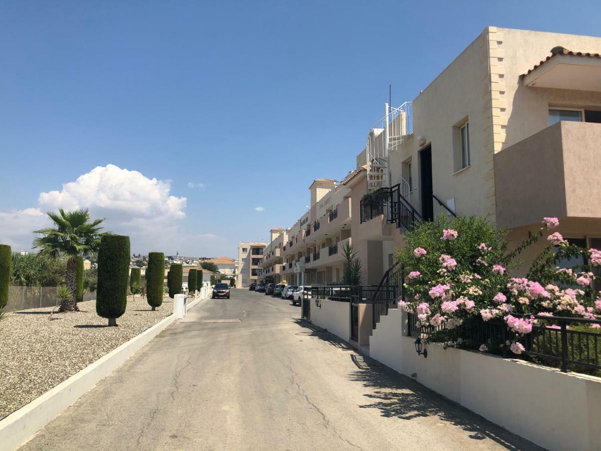 Royal Seacrest Apartment Пафос Екстериор снимка