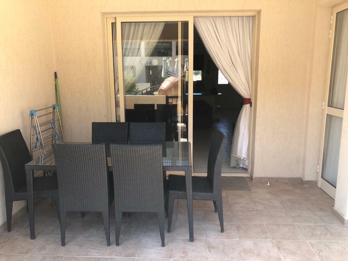 Royal Seacrest Apartment Пафос Екстериор снимка