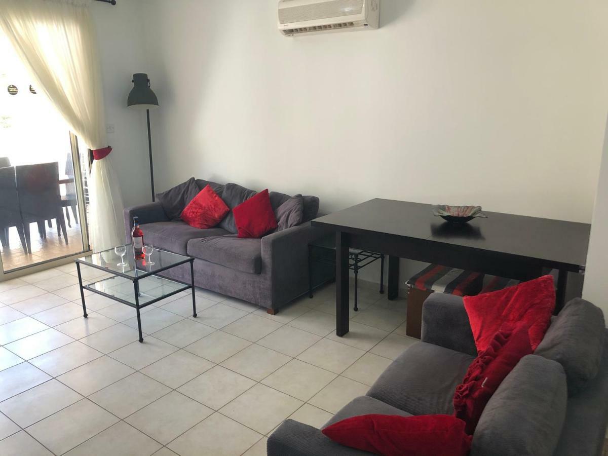 Royal Seacrest Apartment Пафос Екстериор снимка
