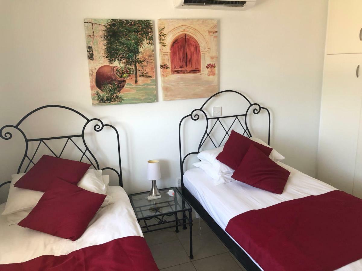 Royal Seacrest Apartment Пафос Екстериор снимка