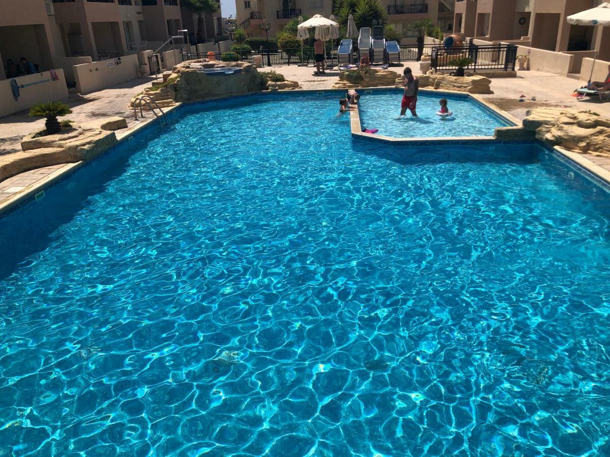 Royal Seacrest Apartment Пафос Екстериор снимка