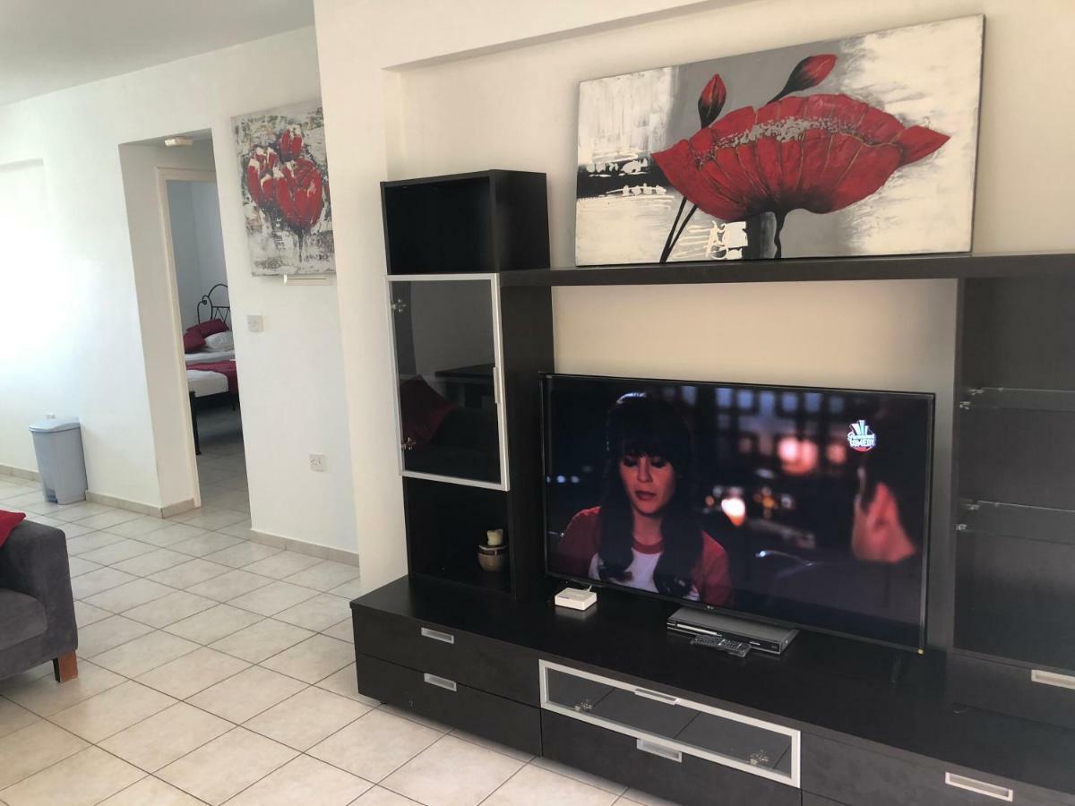 Royal Seacrest Apartment Пафос Екстериор снимка