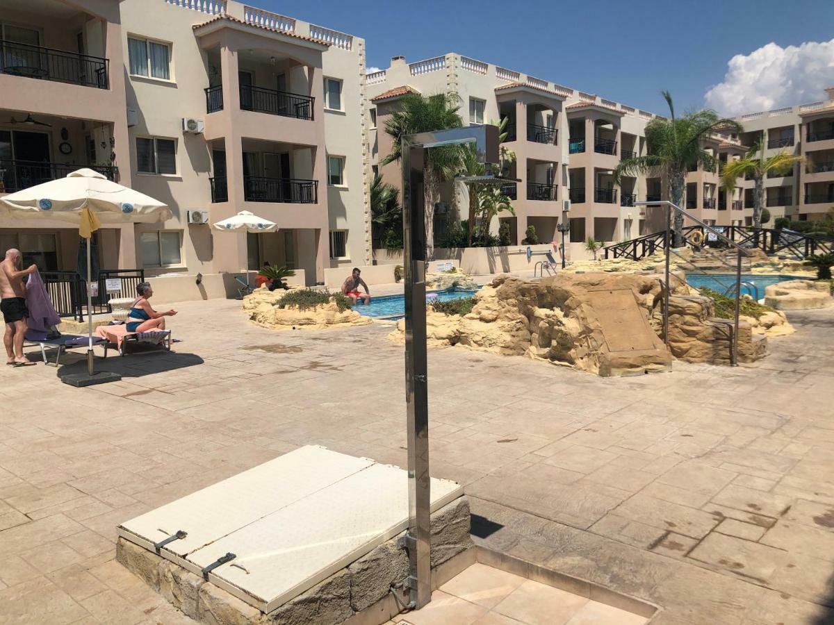 Royal Seacrest Apartment Пафос Екстериор снимка