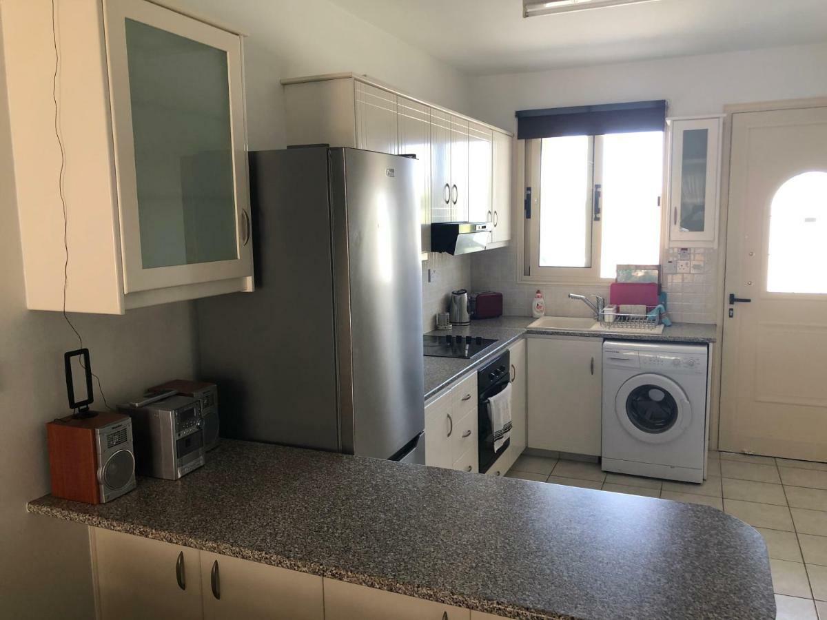 Royal Seacrest Apartment Пафос Екстериор снимка