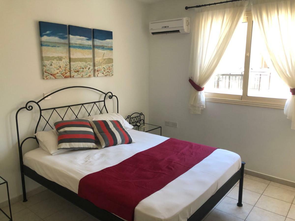 Royal Seacrest Apartment Пафос Екстериор снимка