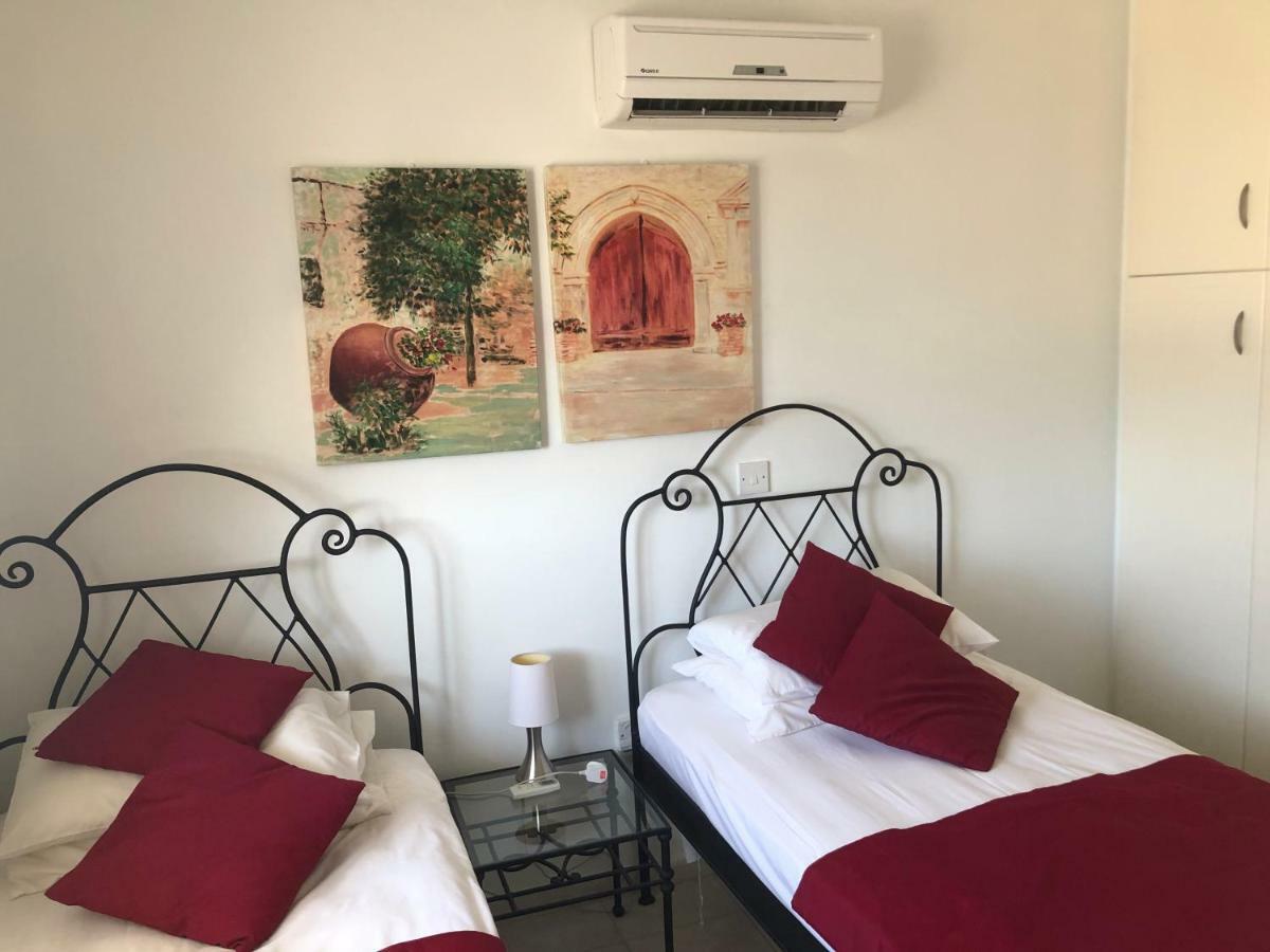 Royal Seacrest Apartment Пафос Екстериор снимка